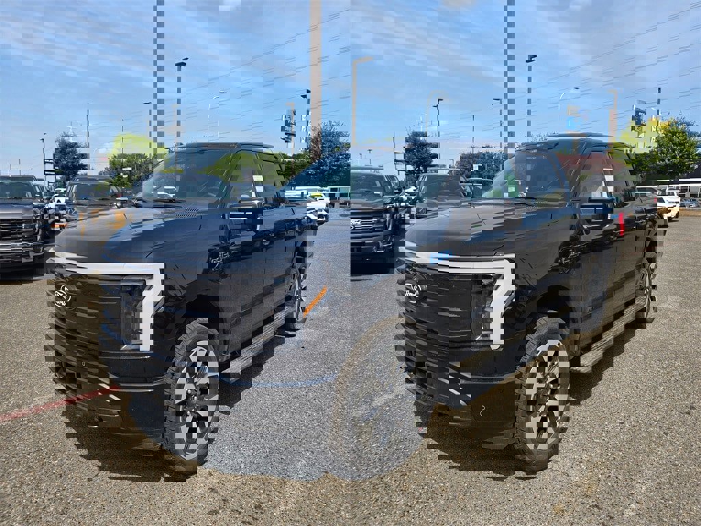 New 2025 Ford F150 Lightning Platinum