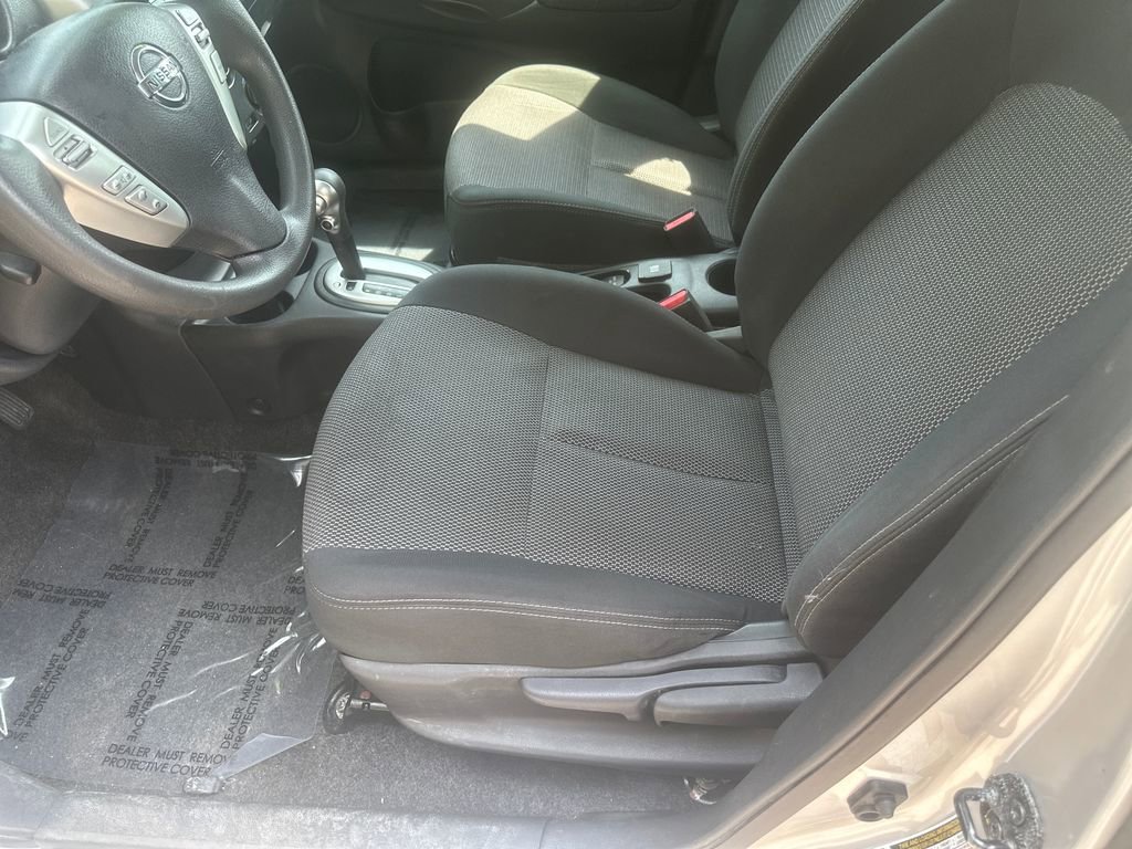 Used 2016 Nissan Versa SV FWD image 10