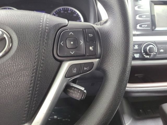 Certified 2019 Toyota Highlander LE FWD image 25