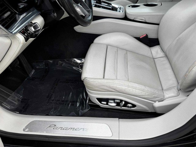 Used 2017 Porsche Panamera image 15