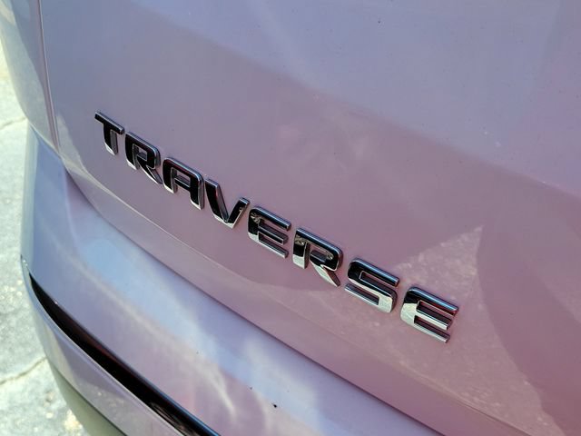 Used 2023 Chevrolet Traverse Premier FWD image 5