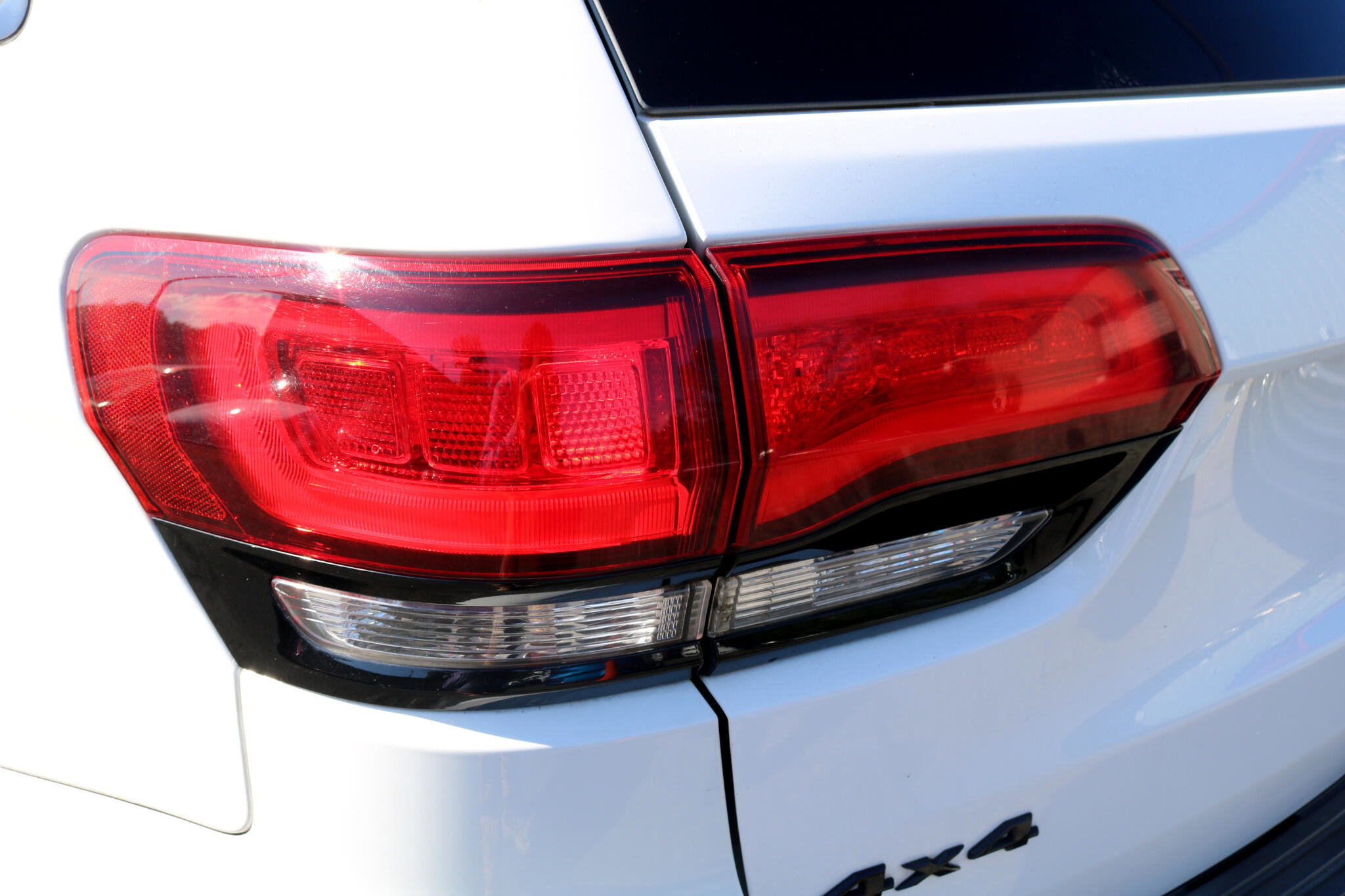 Used 2019 Jeep Grand Cherokee Altitude image 11