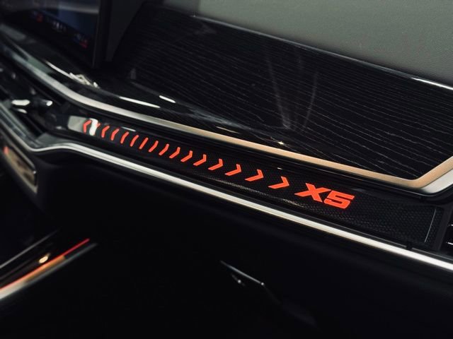 Used 2026 BMW X5 xDrive40i w/ M Sport Package image 28