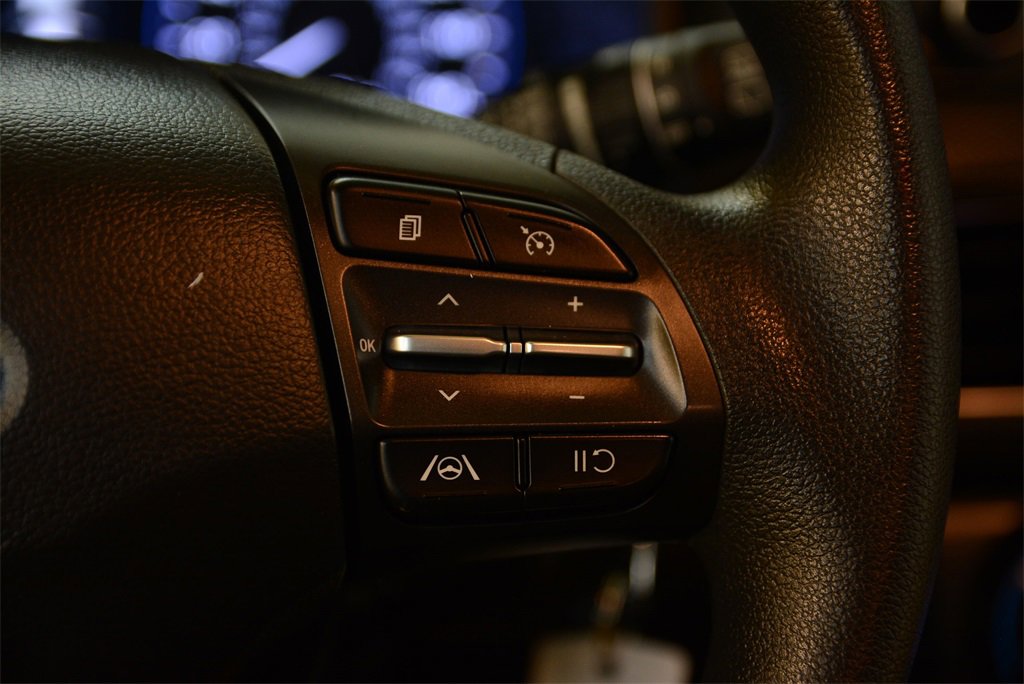 Used 2023 Hyundai Kona SE image 18