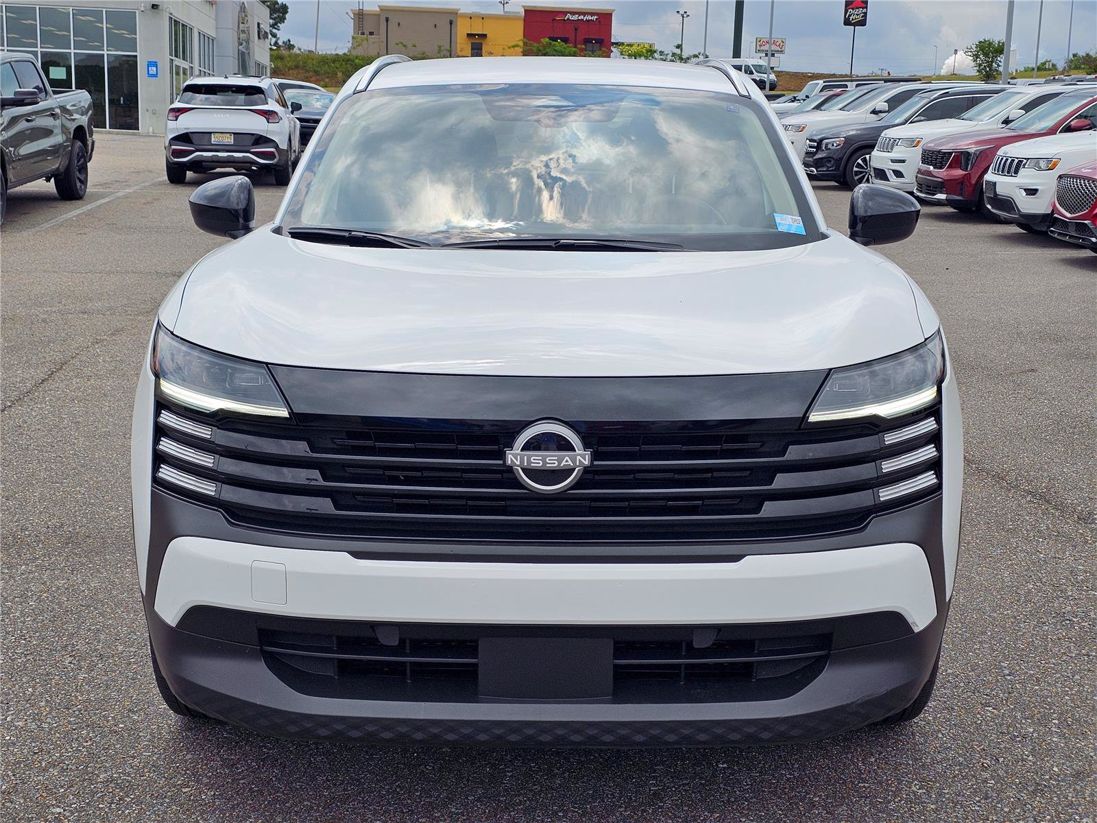 Used 2026 Nissan Kicks SV FWD image 2