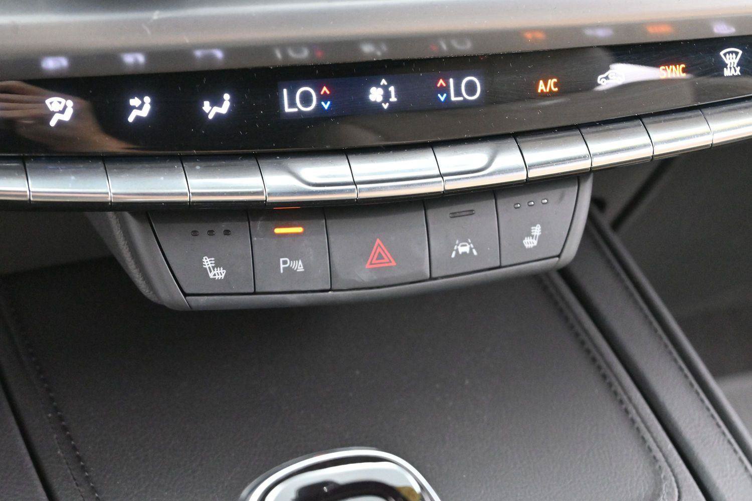 Certified 2024 Cadillac XT4 Luxury w/ Cold Weather Package FWD image 24
