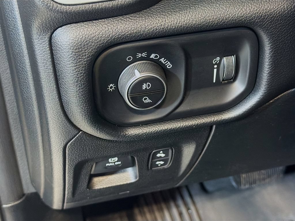 Used 2020 RAM 1500 Big Horn AWD/4WD image 12