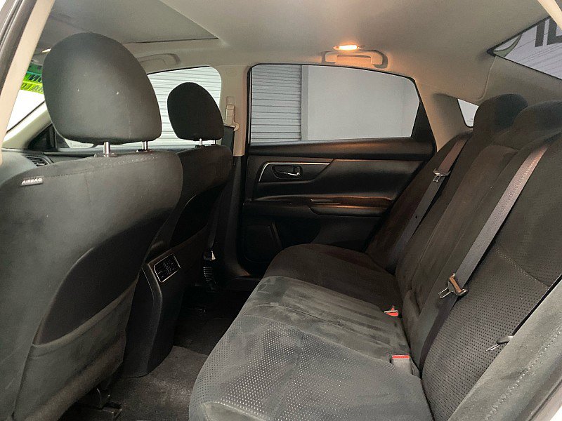 Used 2015 Nissan Altima 2.5 SV w/ Convenience Package image 11