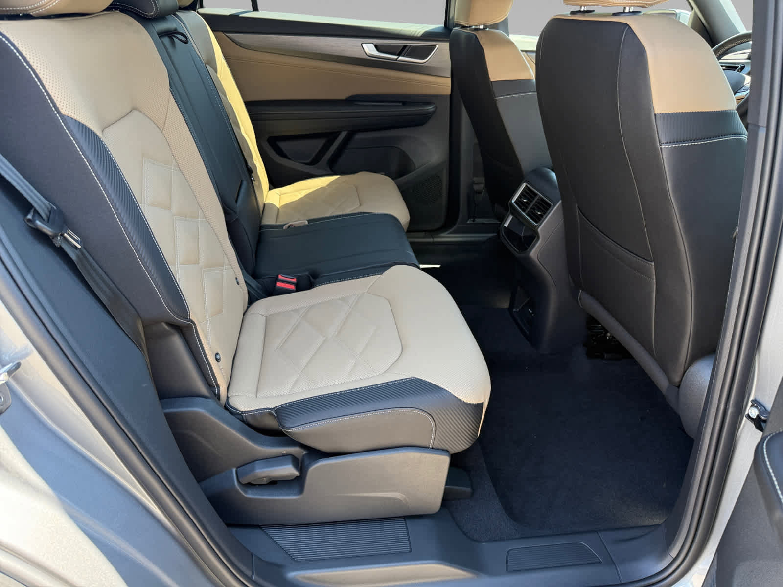 New 2026 Volkswagen Atlas Cross Sport SE image 13