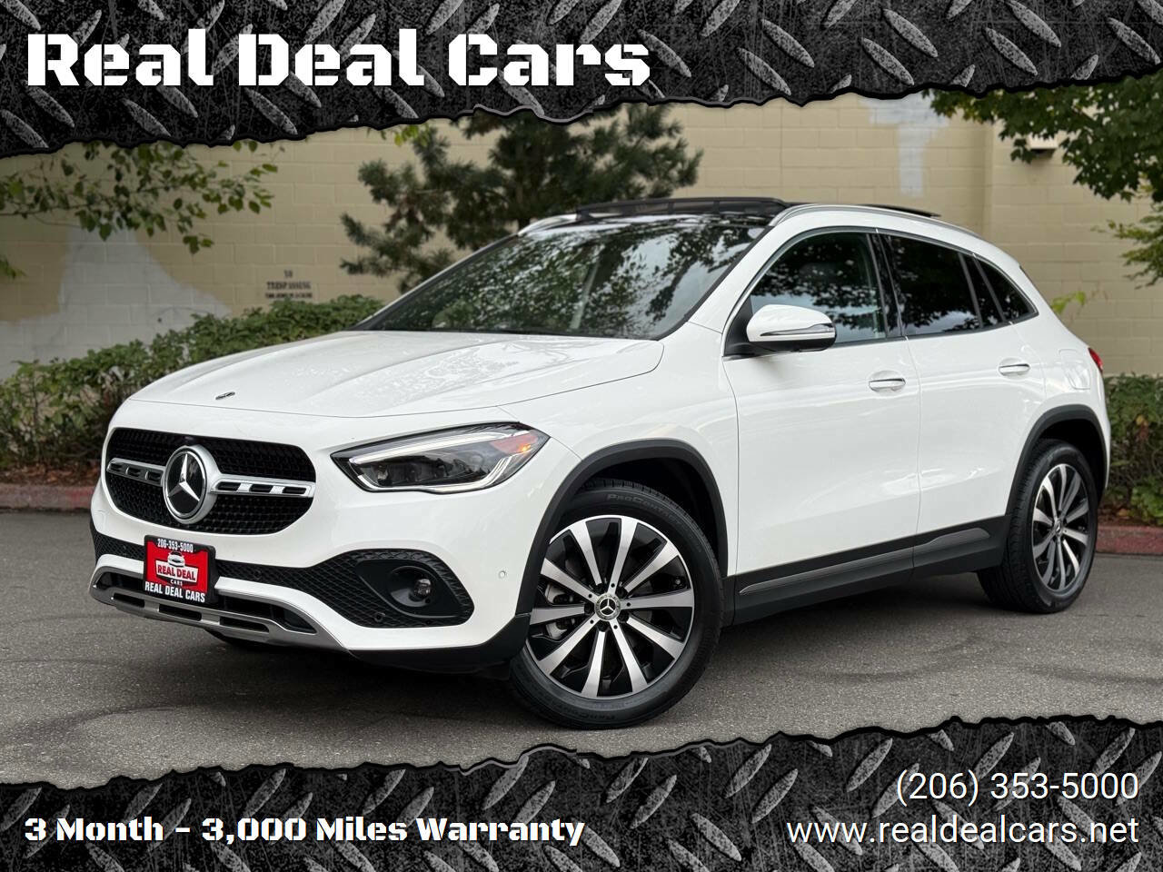 Used 2022 Mercedes-Benz GLA 250 4MATIC w/ Premium Package image 1