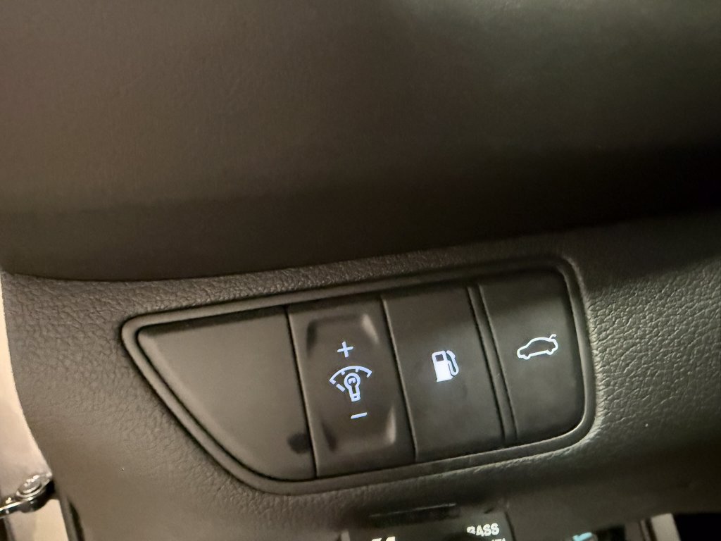 Used 2023 Genesis G70 3.3T AWD/4WD image 40