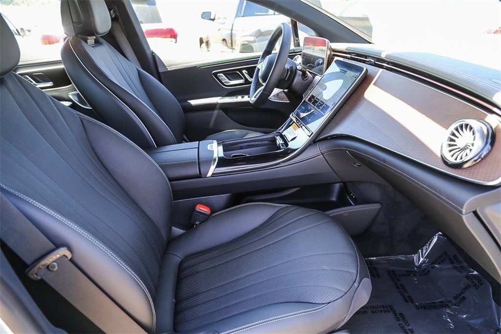 Used 2023 Mercedes-Benz EQE 500 4MATIC Sedan image 17