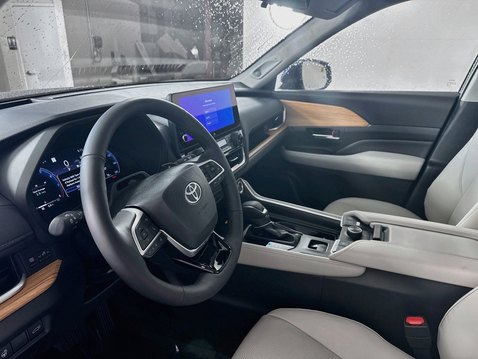 Used 2025 Toyota Grand Highlander AWD image 6