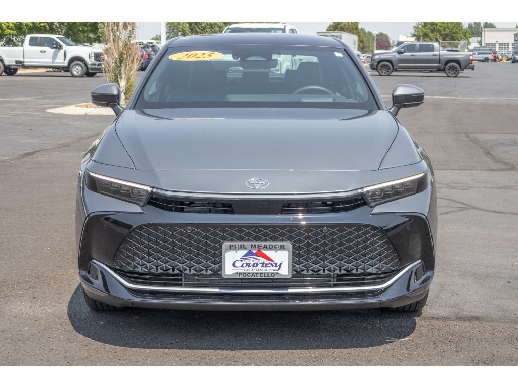 Used 2025 Toyota Crown Platinum AWD/4WD image 8