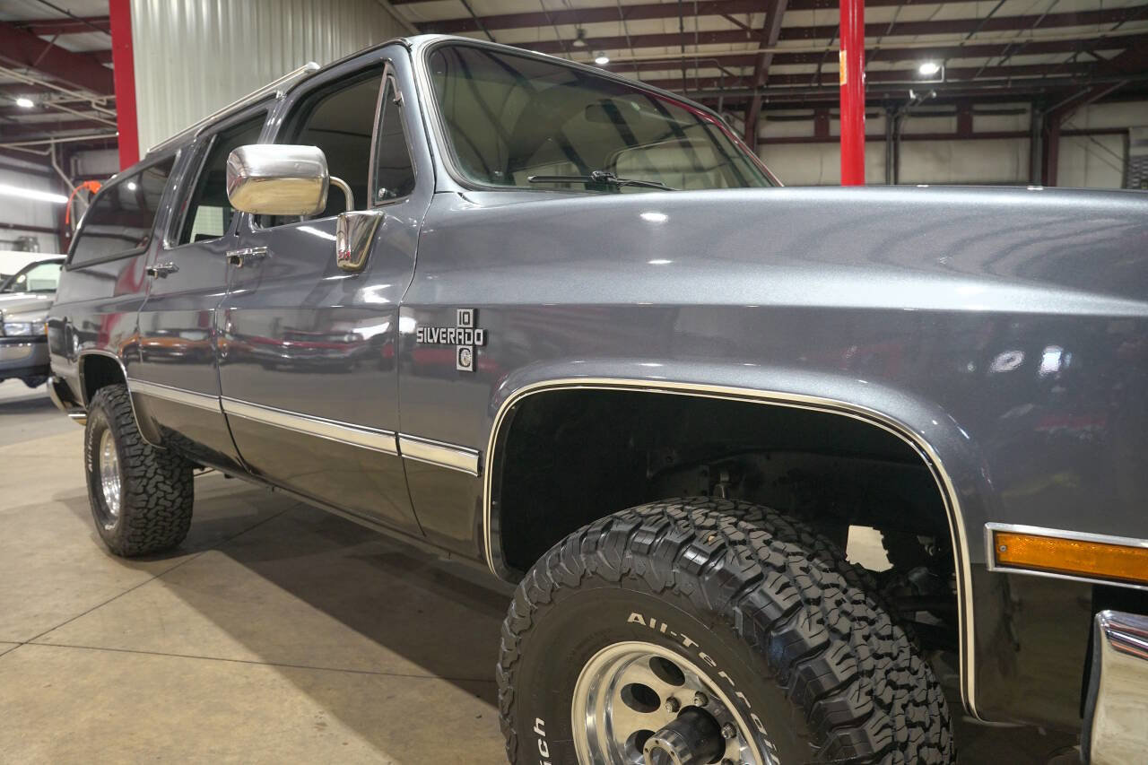 Used 1987 Chevrolet Suburban 4WD image 33