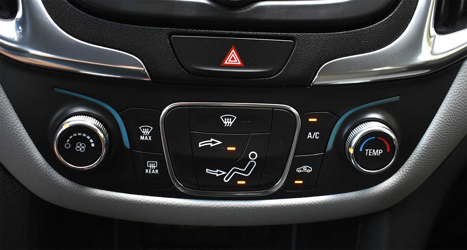 Used 2021 Chevrolet Equinox LS AWD/4WD image 19