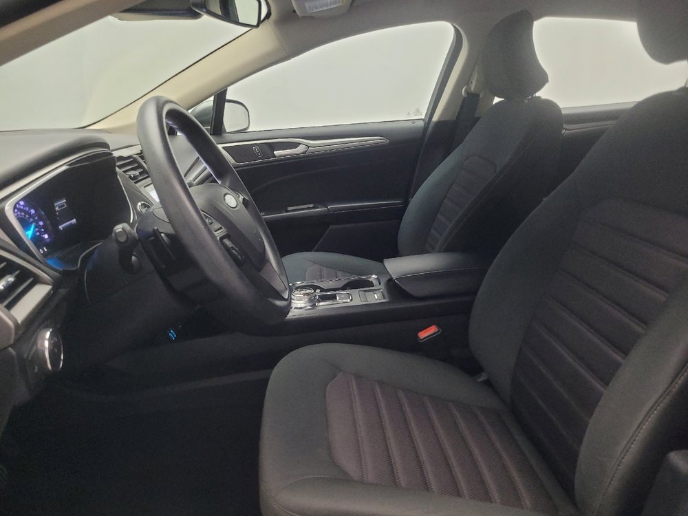 Used 2019 Ford Fusion SE FWD image 17