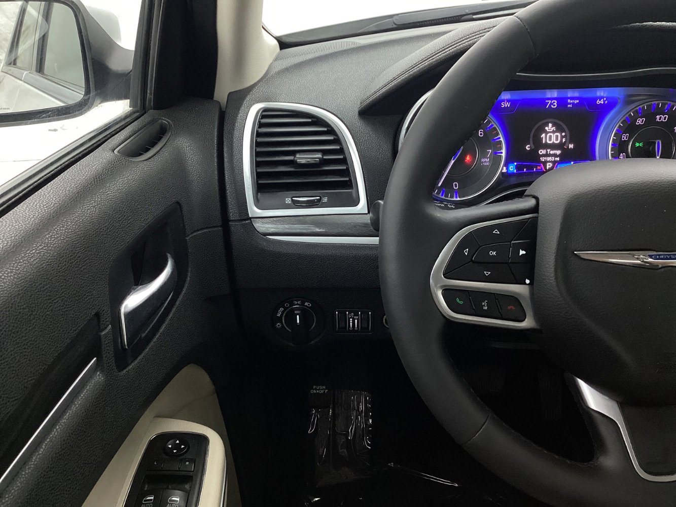 Used 2021 Chrysler 300 Touring image 31