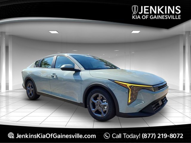 New 2025 Kia K4 LXS