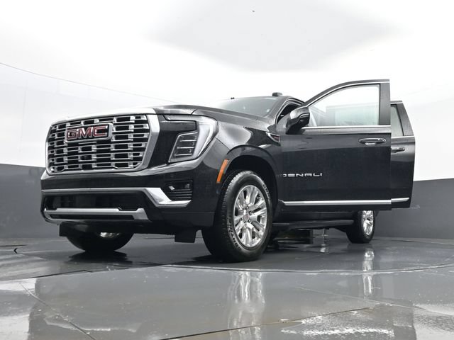 Used 2025 GMC Yukon XL Denali AWD/4WD image 39