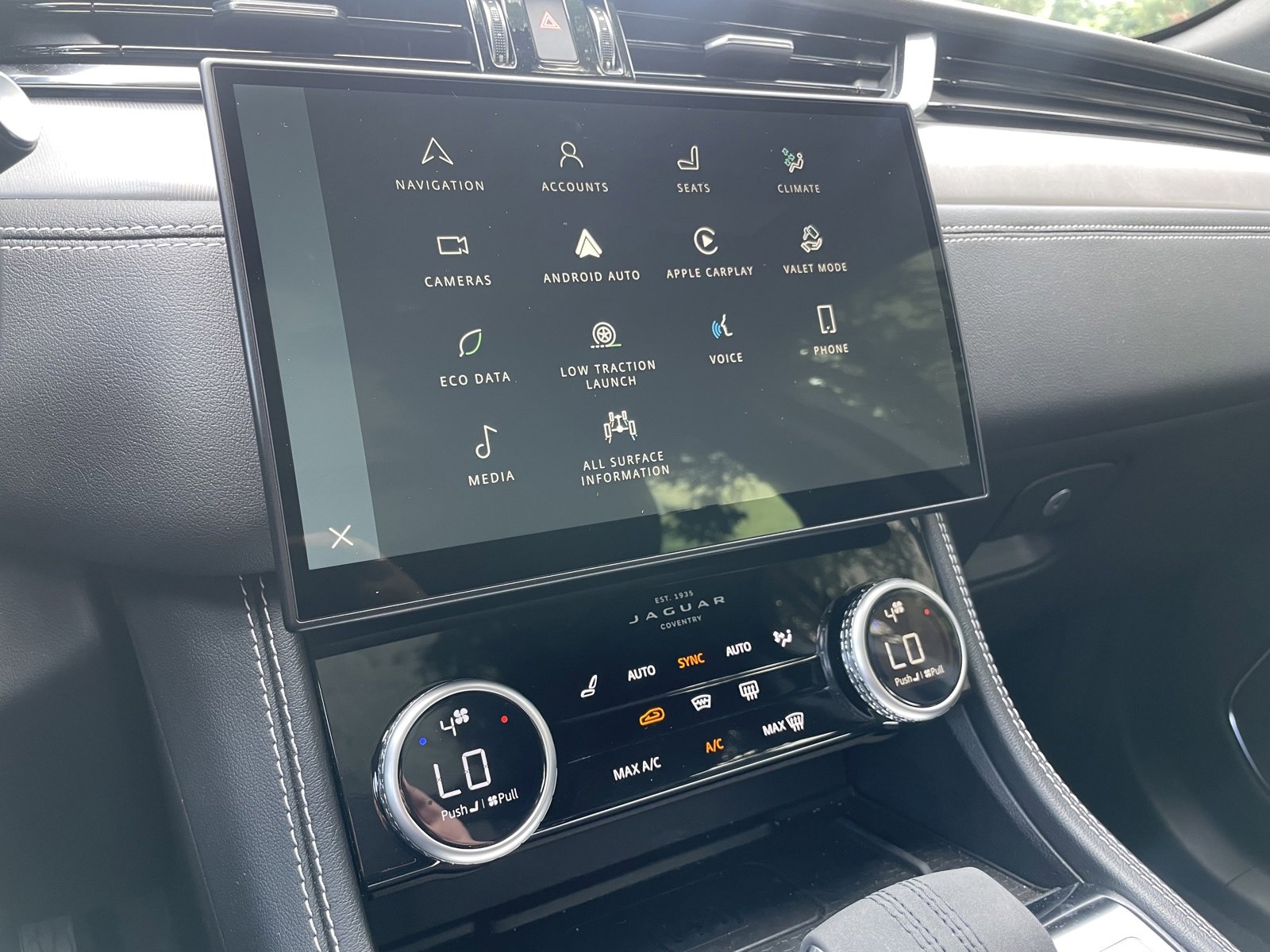 New 2024 Jaguar F-PACE R-Dynamic S image 22