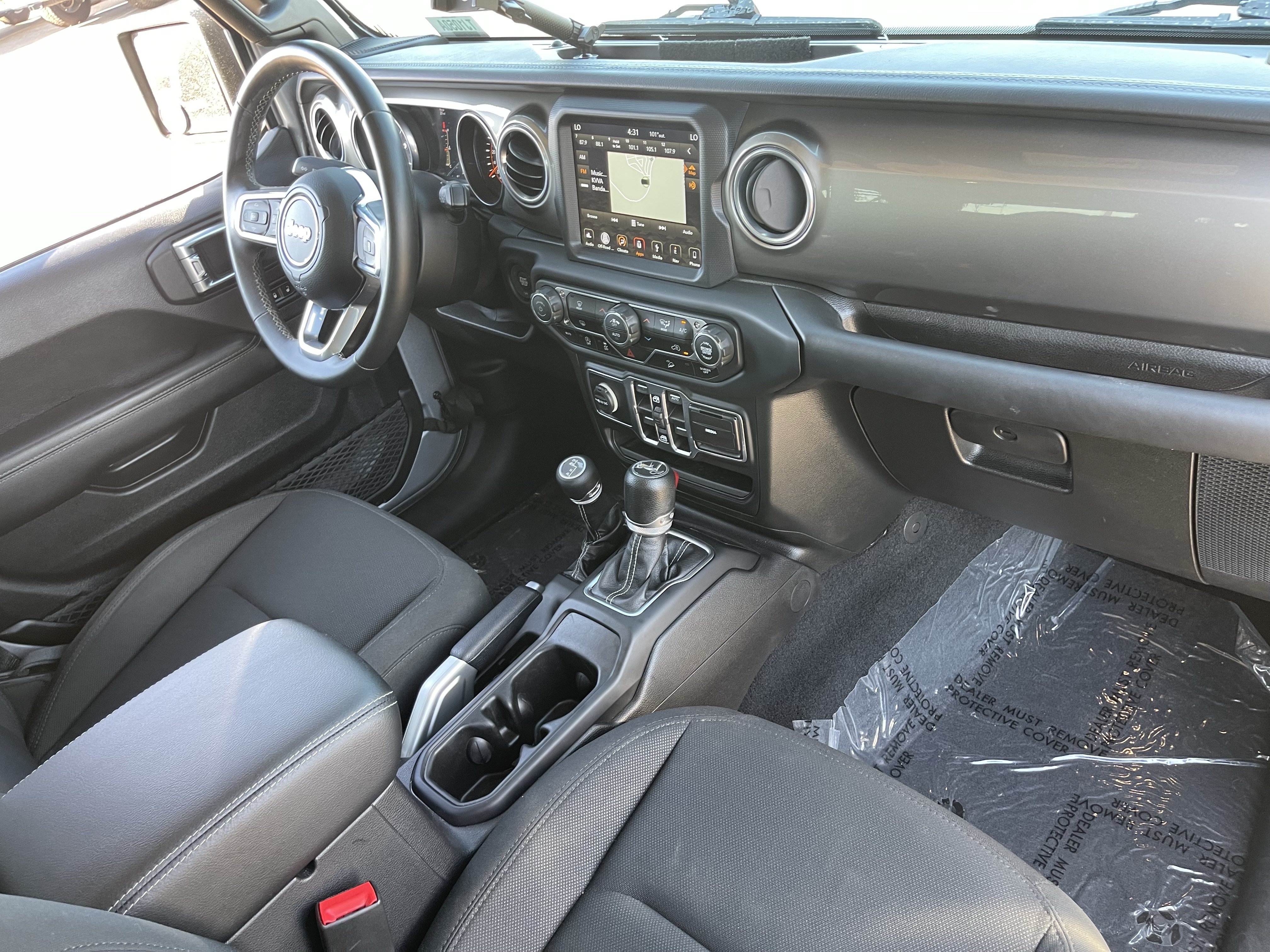 Used 2018 Jeep Wrangler Unlimited Sahara w/ Uconnect 4C Nav & Sound Group AWD/4WD image 11