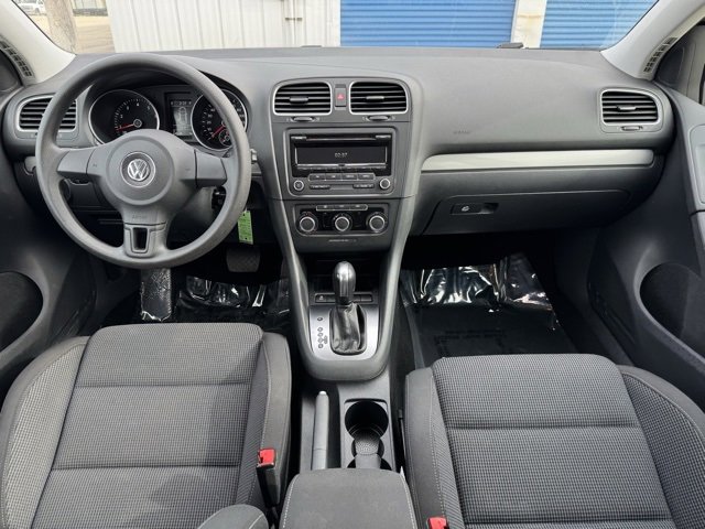 Used 2014 Volkswagen Golf 4-Door image 5