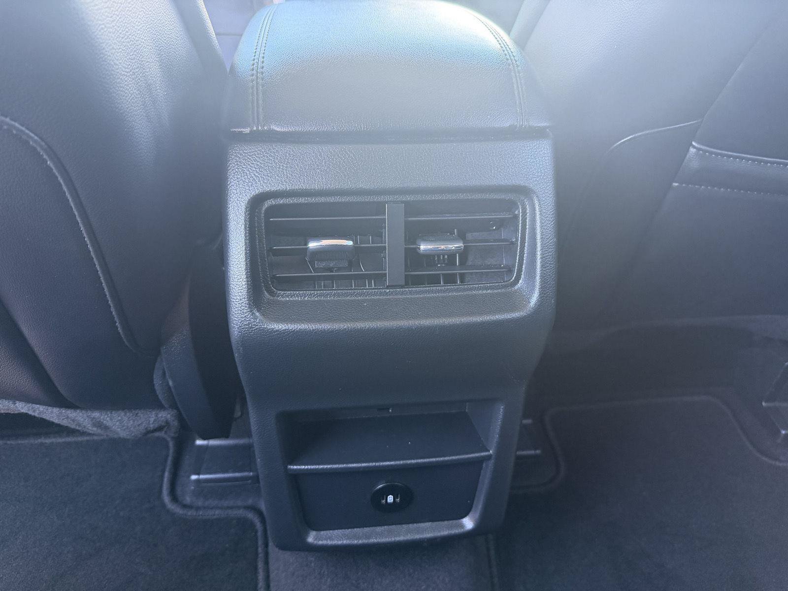 Used 2024 Ford Edge SEL AWD/4WD image 15