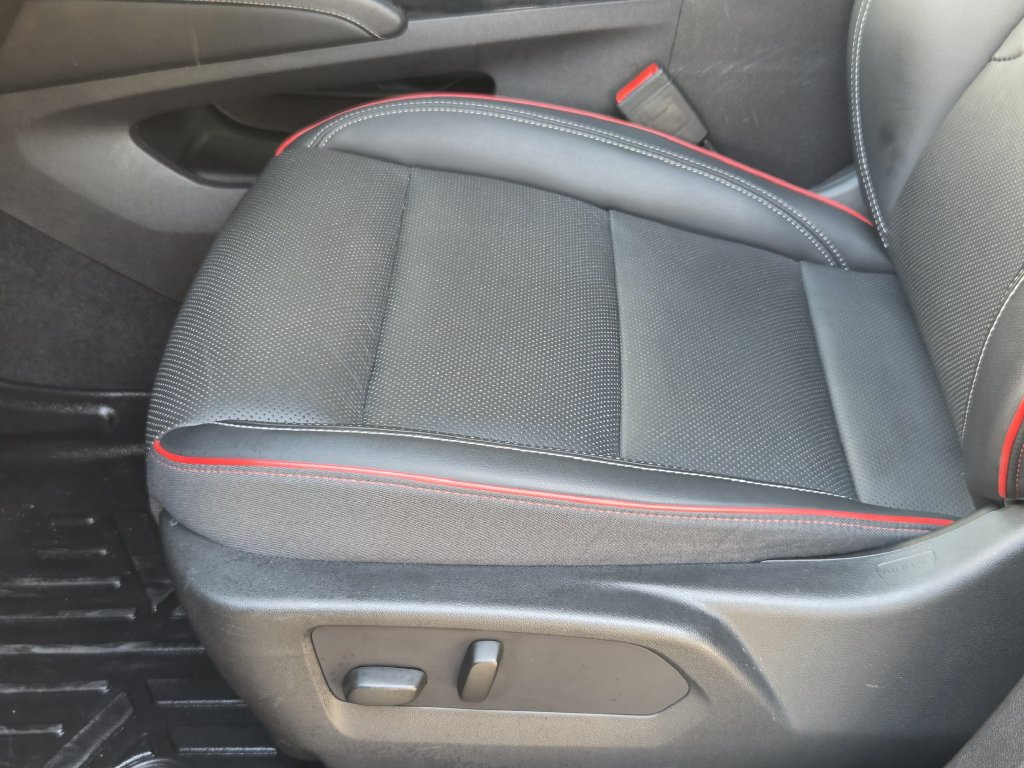 Used 2023 Buick Envision Essence w/ Sport Touring Package FWD image 24