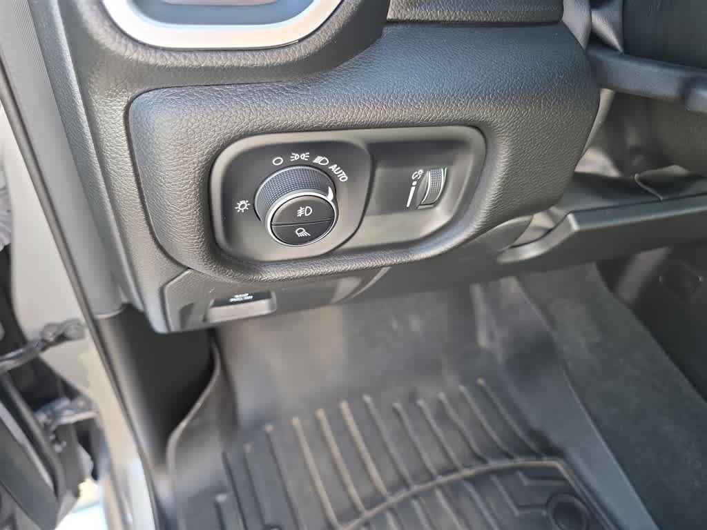Used 2023 RAM 1500 Big Horn AWD/4WD image 13