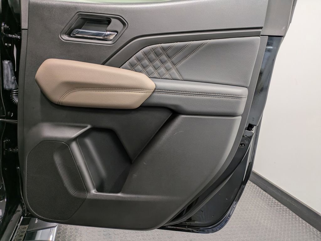 Used 2025 GMC Canyon Denali image 26