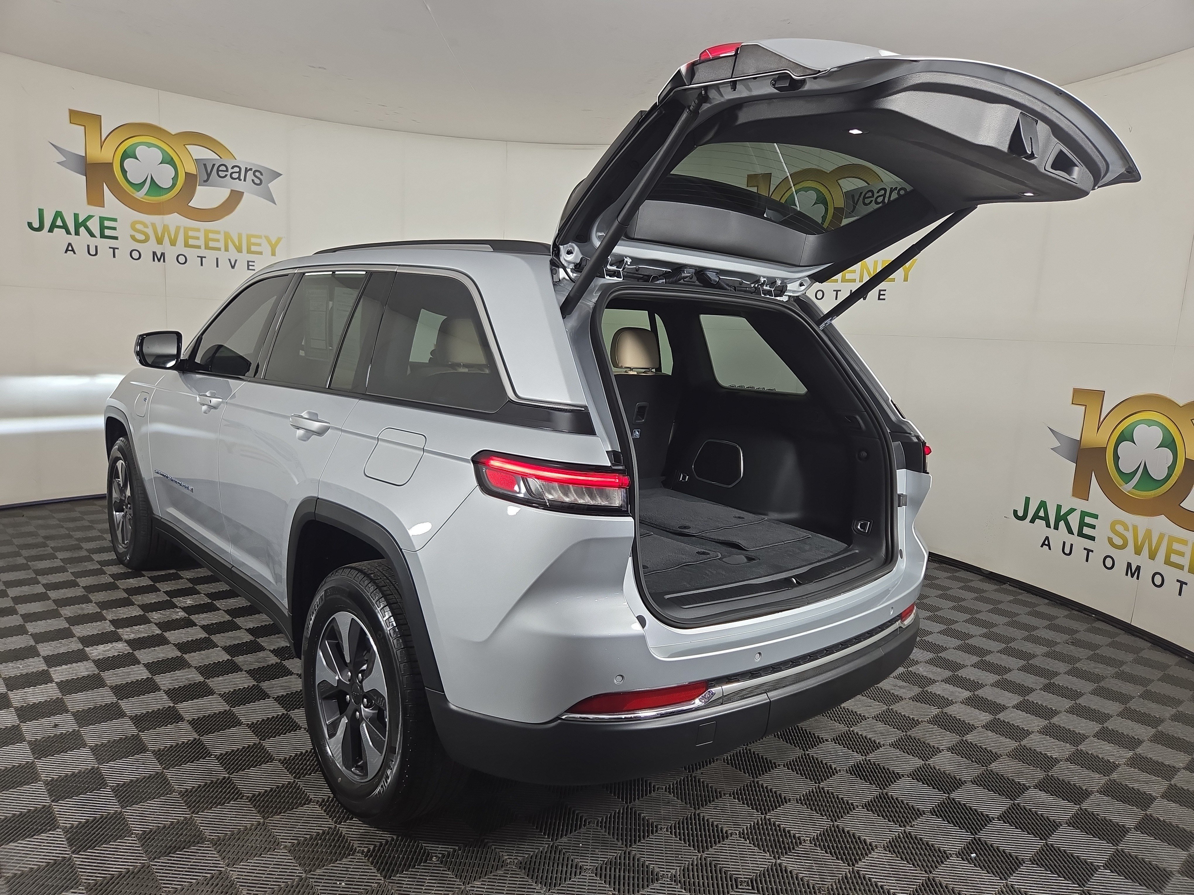 Used 2023 Jeep Grand Cherokee 4WD 4xe image 35