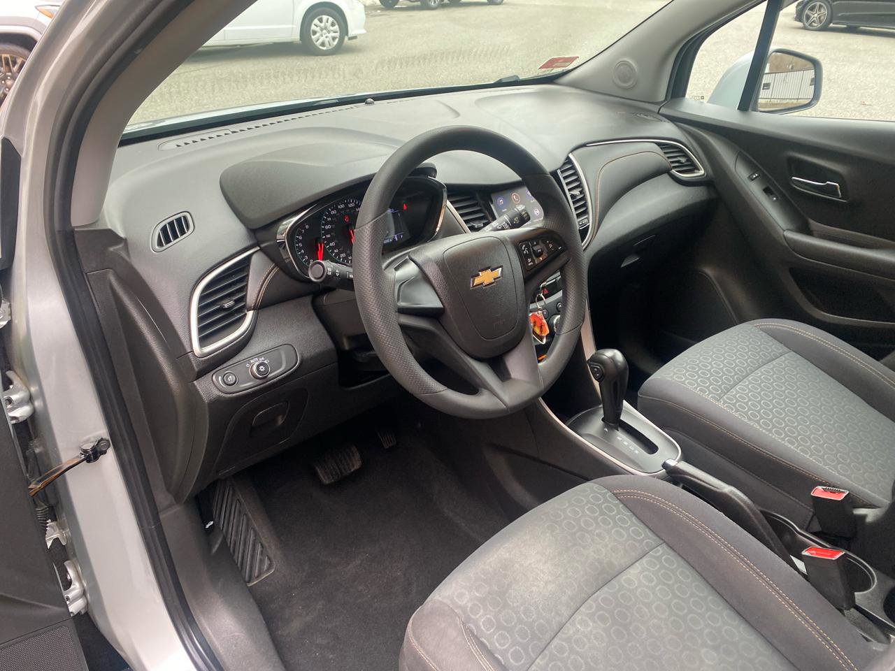 Used 2020 Chevrolet Trax LS AWD/4WD image 20