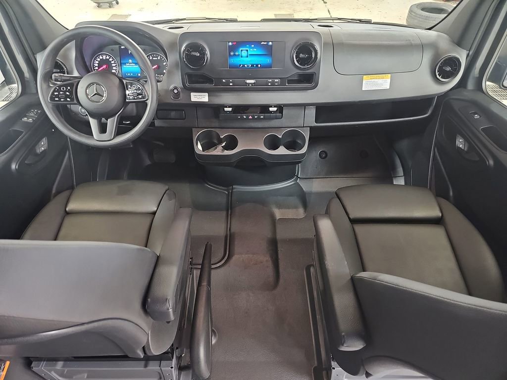 Used 2024 Mercedes-Benz Sprinter 2500 image 12