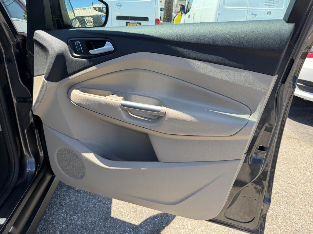 Used 2016 Ford C-MAX SE w/ Interior Protection Package FWD image 19