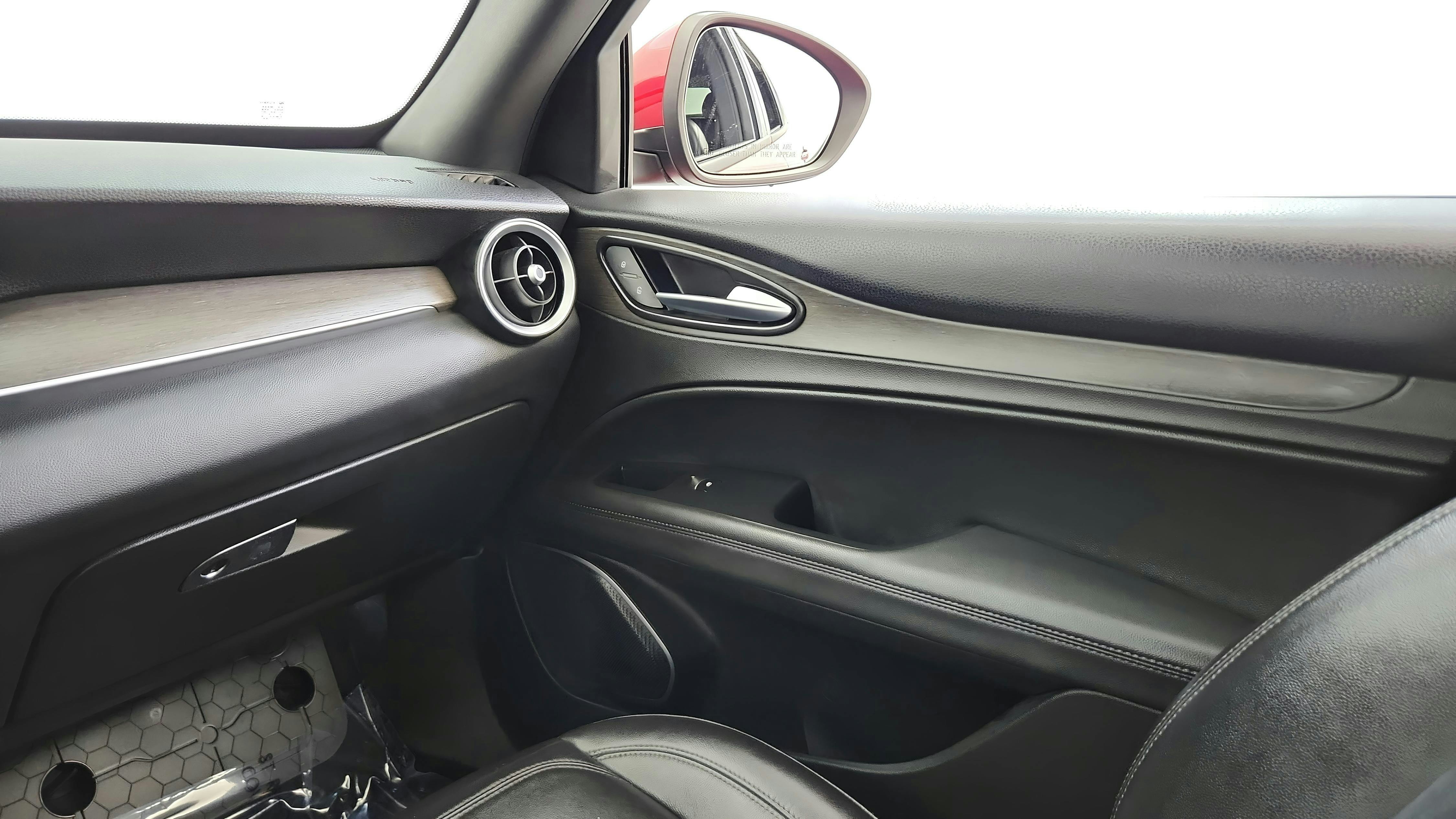 Used 2022 Alfa Romeo Stelvio Ti AWD/4WD image 21