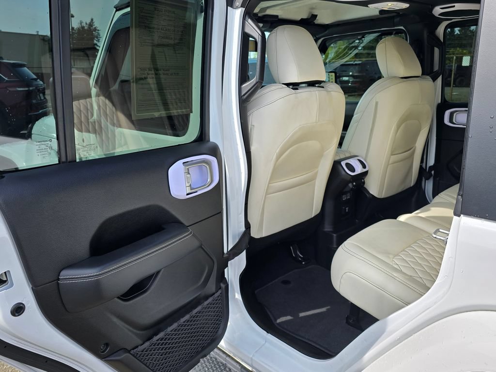 Used 2020 Jeep Wrangler Unlimited Sahara w/ Uconnect 4C Nav & Sound Group AWD/4WD image 14