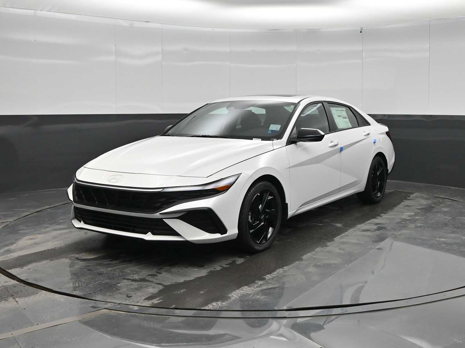 New 2026 Hyundai Elantra SEL Sport FWD image 4