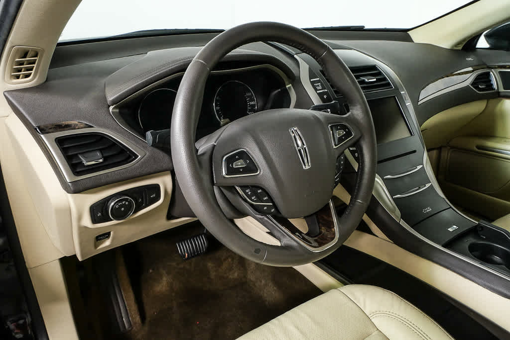 Used 2013 Lincoln MKZ FWD image 7