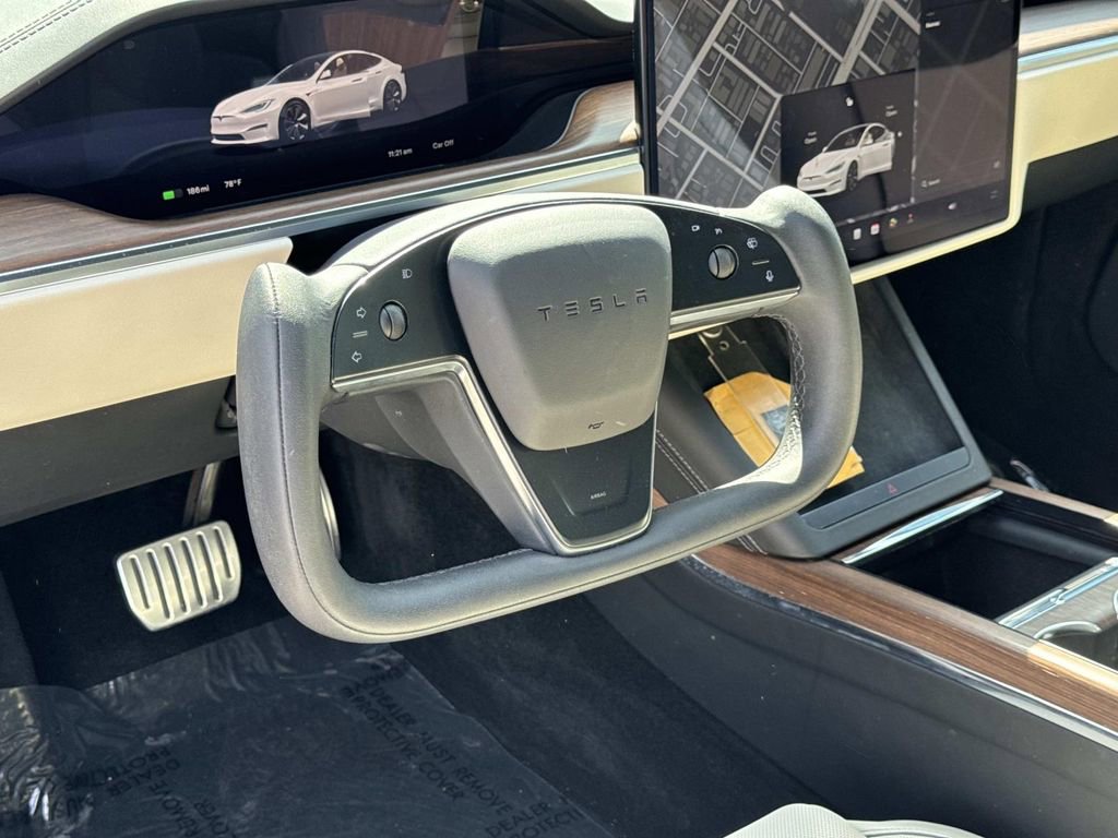 Used 2021 Tesla Model S Plaid image 15