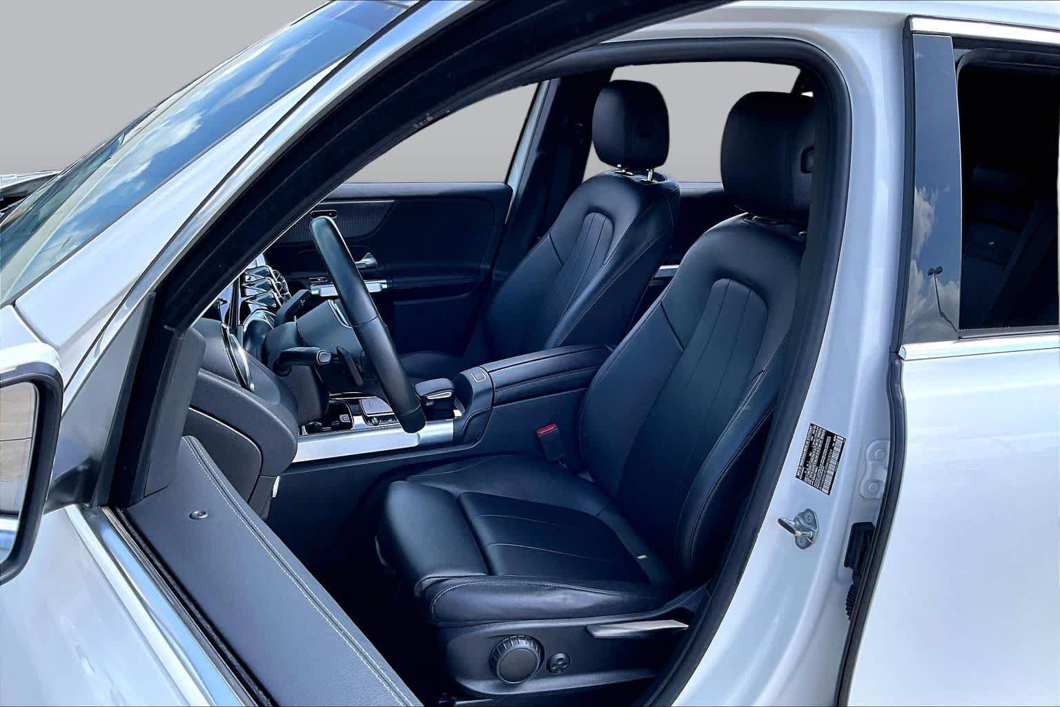 Used 2022 Mercedes-Benz GLB 250 4MATIC image 7