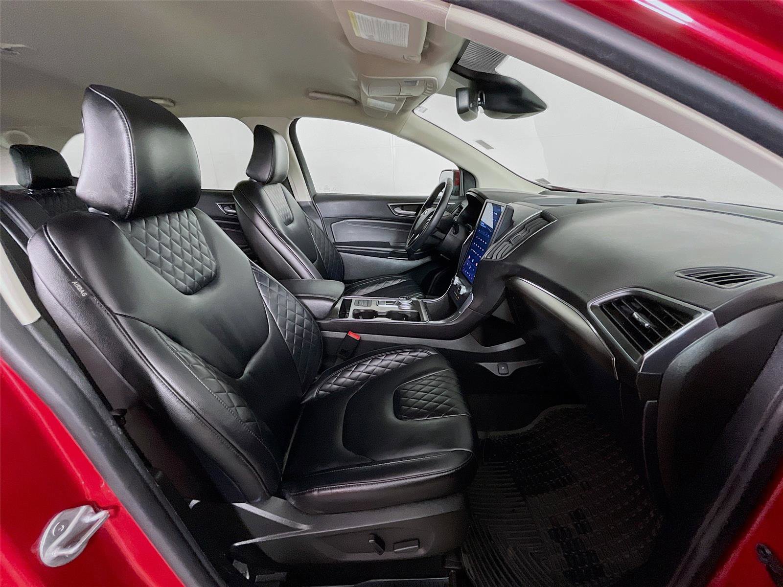 Used 2023 Ford Edge Titanium image 31