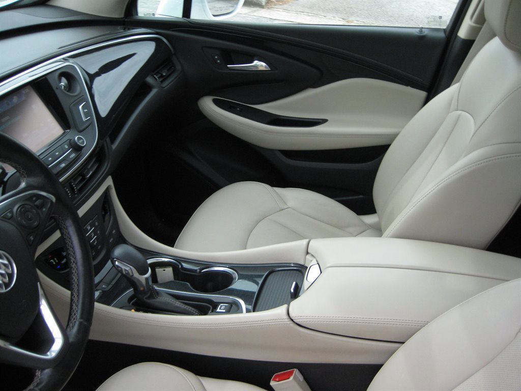 Used 2017 Buick Envision Essence FWD image 24