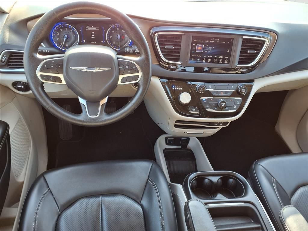 Used 2020 Chrysler Voyager Lxi image 7