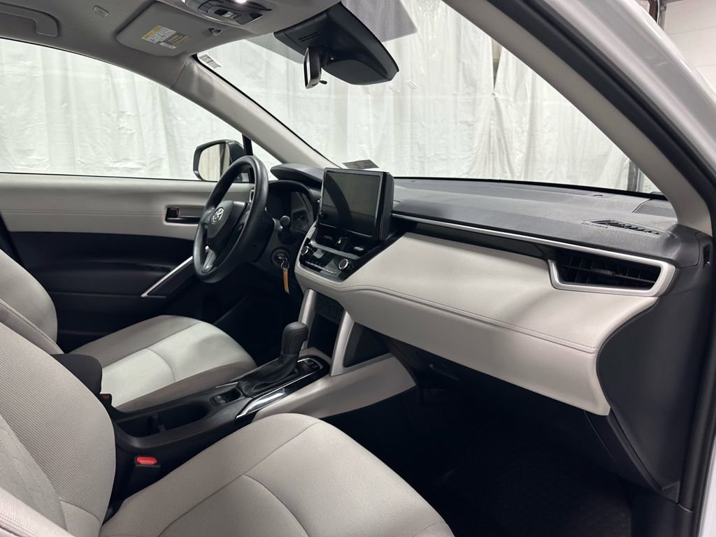 Used 2025 Toyota Corolla Cross L image 60