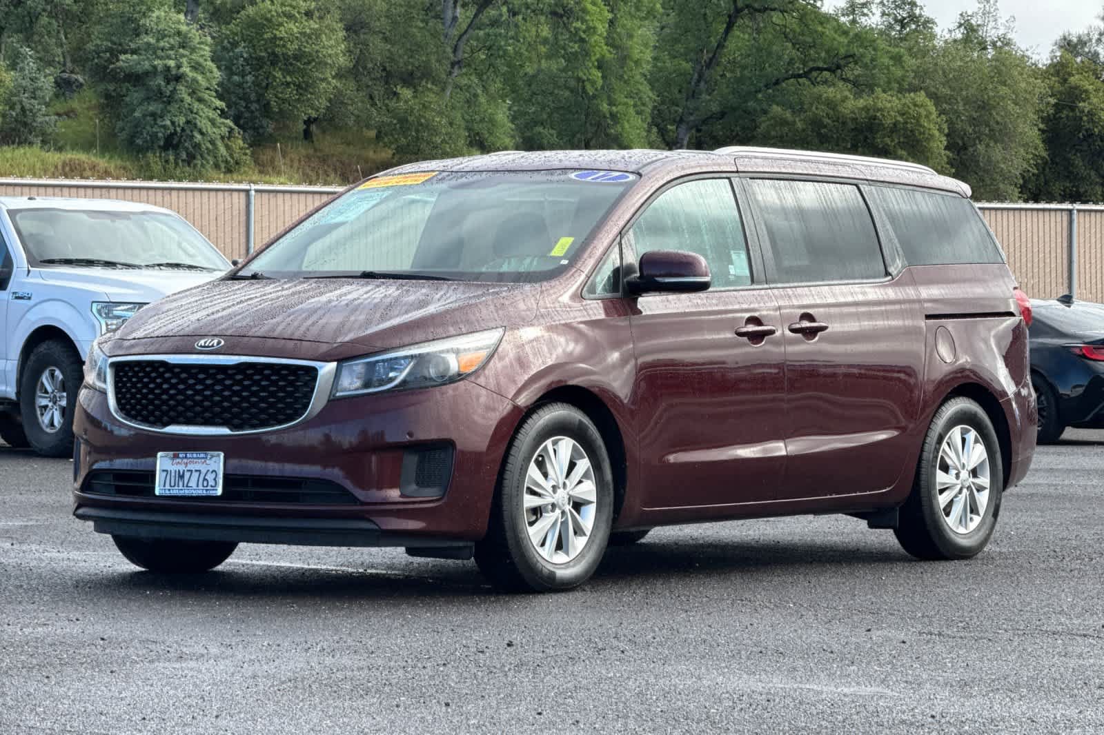 Used 2017 Kia Sedona LX w/ LX Essentials Premium Package FWD image 8