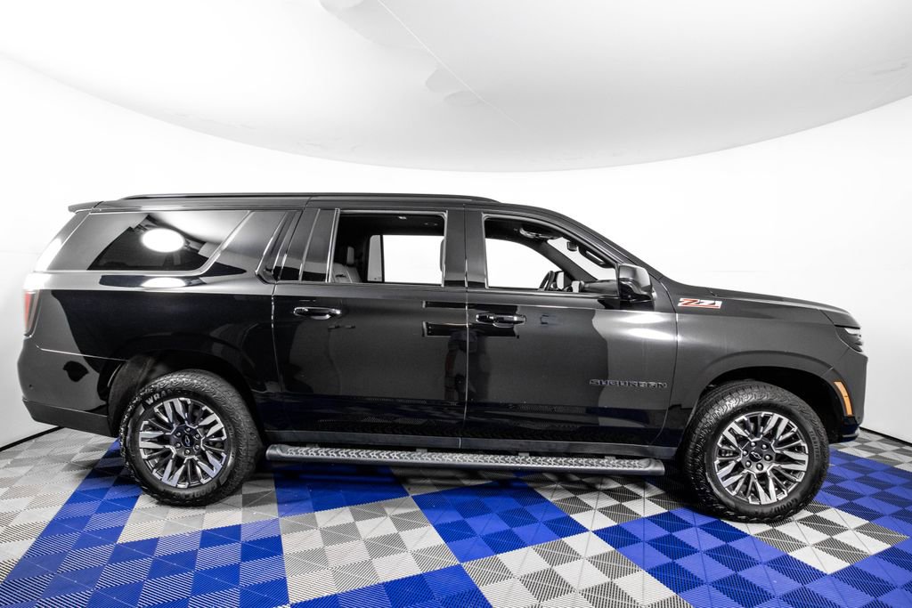 Used 2025 Chevrolet Suburban Z71 AWD/4WD image 3