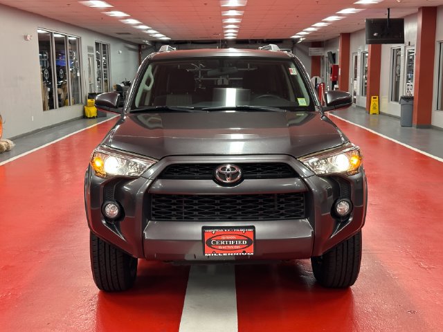 Certified 2018 Toyota 4Runner SR5 AWD/4WD image 8