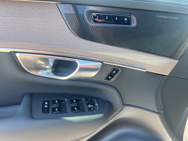 New 2026 Volvo XC90 B5 Plus w/ Protection Package image 22