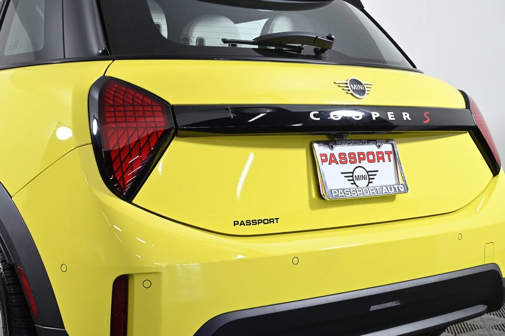 Certified 2025 MINI Cooper S image 8